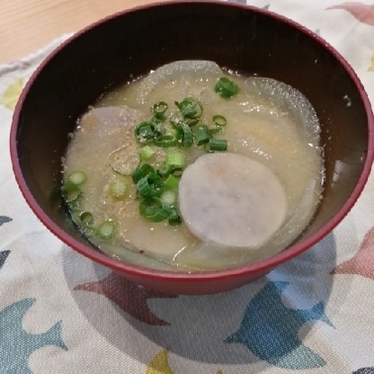 ねっとりとした里芋がお味噌汁に入ると、とろとろですごく温まりますね♪ごまの風味もよくて、とってもおいしかったです！